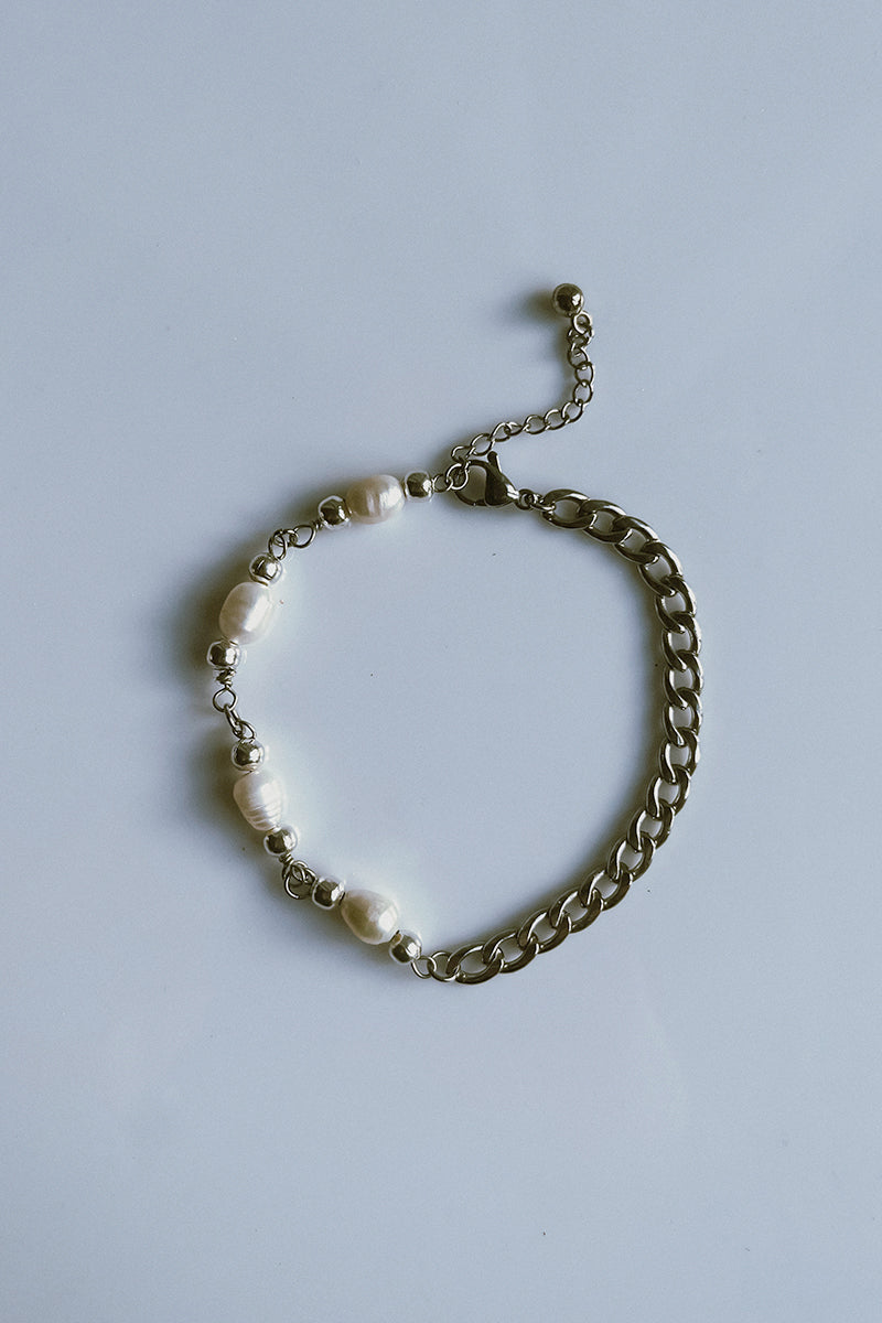 22 Pearl Chain Bracelet