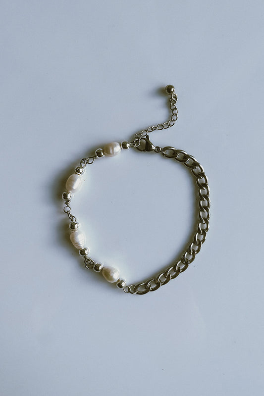 22 Pearl Chain Bracelet